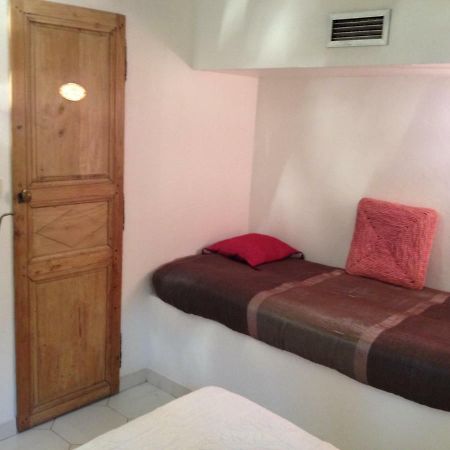 Bed and Breakfast La Douce Heure Мужен Екстер'єр фото