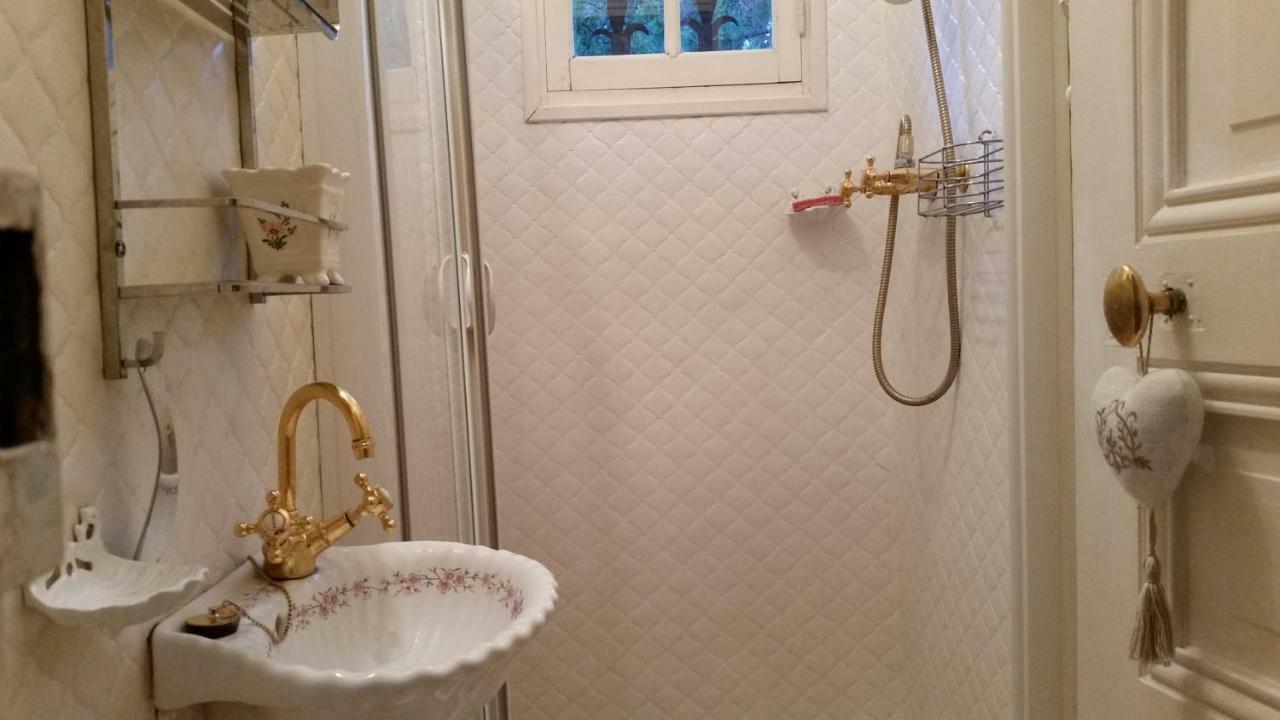 Bed and Breakfast La Douce Heure Мужен Екстер'єр фото