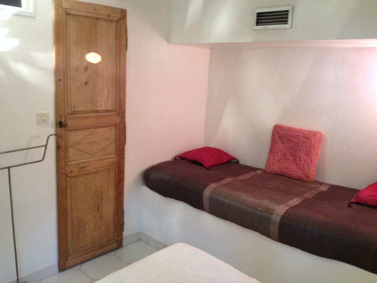 Bed and Breakfast La Douce Heure Мужен Екстер'єр фото
